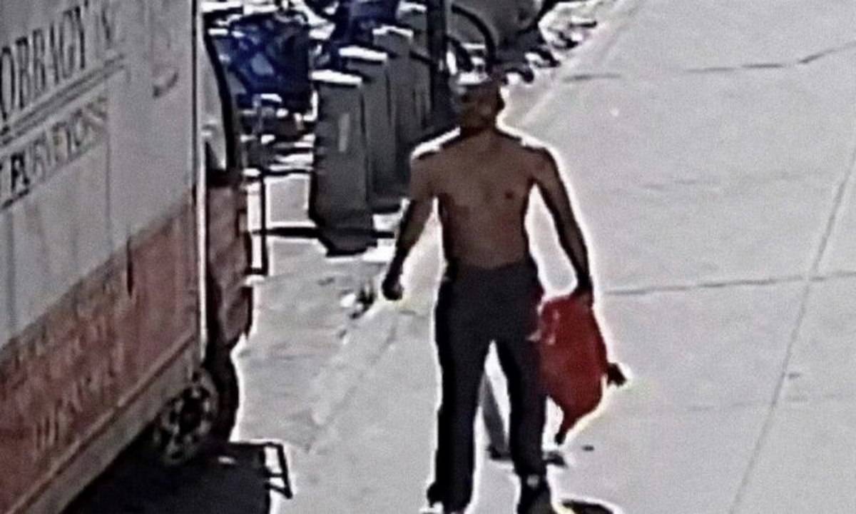 Hombre golpeó a un asiático y le arrancó de un mordisco una parte de uno de sus dedos 1 hombre-mordisco-asiático-dedo