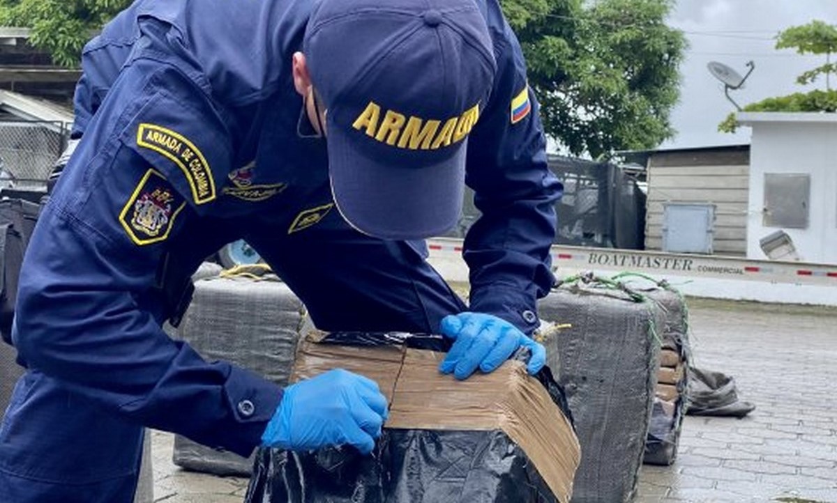 Incautaron más de 18 millones de dólares en cocaína, la transportaban en lancha por el Pacífico nariñense 1 incautada mas de media tonelada de cocaina en narino 8