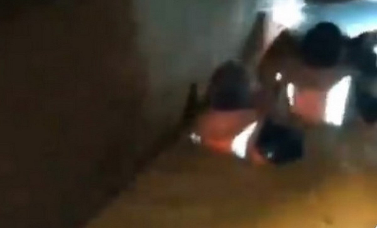 VIDEO. 12 vehículos tuvieron pérdida total luego de que se inundara un sótano en Medellín 1 inundaciones medellin vehiculos