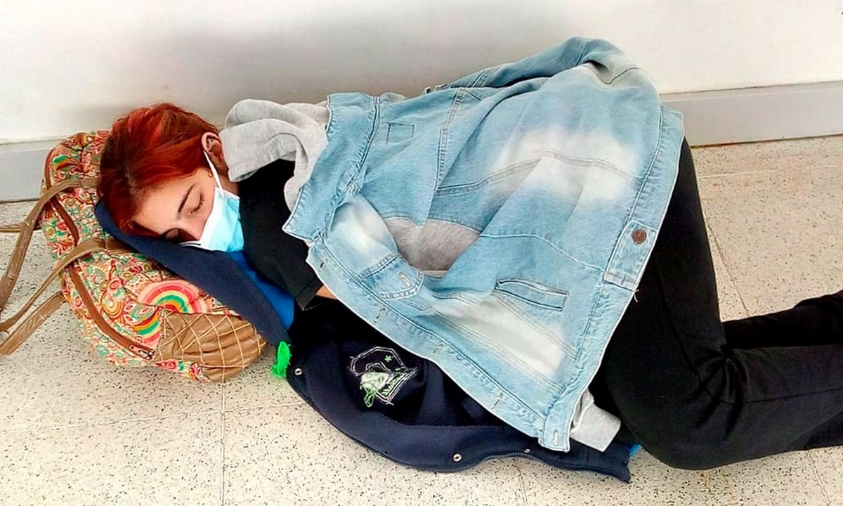 Joven falleció de Covid-19 luego de esperar atención médica acostada en el piso 1 joven-fallece-covid-19