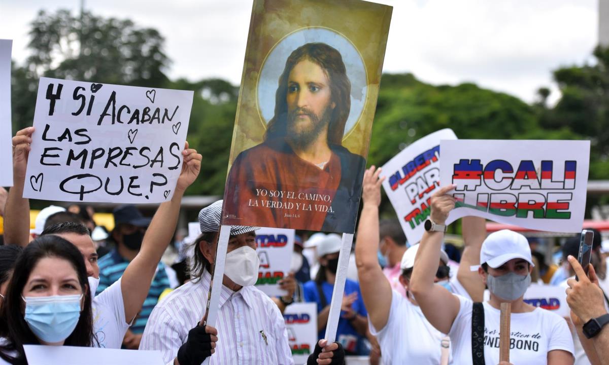 Cali marcha en silencio para pedir el fin de los bloqueos y la violencia 1 Cali