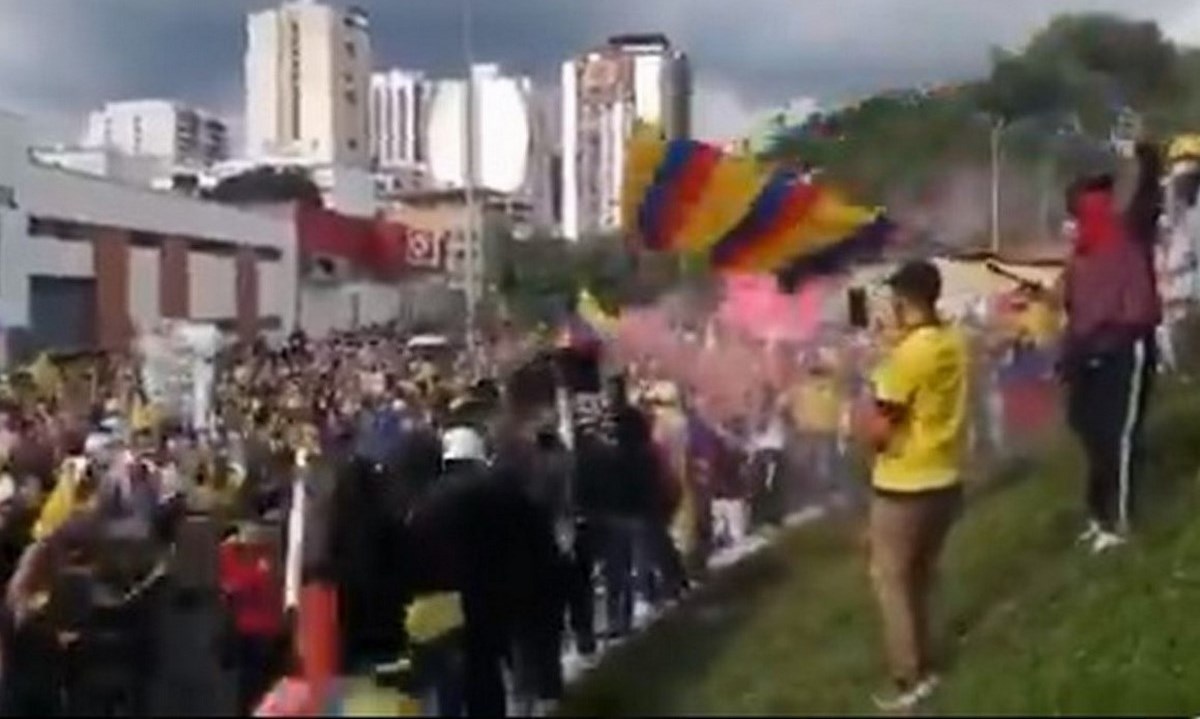 FOTOS Y VIDEOS. Protestas y bloqueos en las principales ciudades este el 12 de mayo 1 marchas 12 de mayo