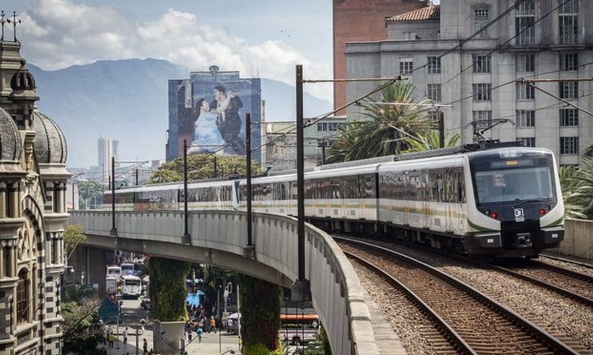 ¡Tras falla técnica con un tren! Línea A del Metro restablece su servicio 1 metro Medellin25