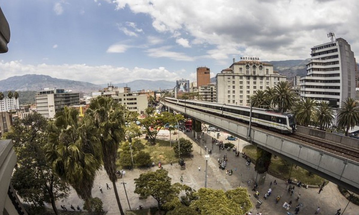 Hay líneas del Metro fuera de servicio por manifestación 1 metro vias marchas