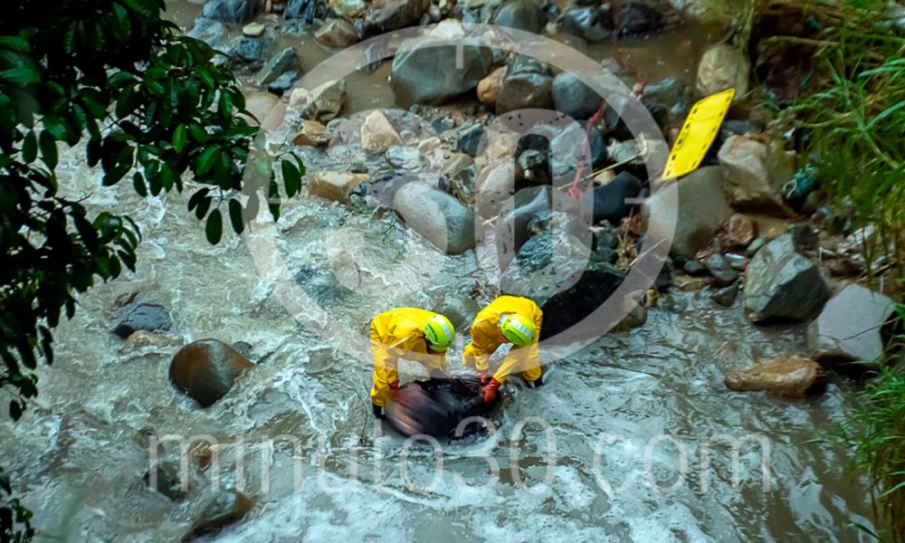 En San Cristóbal encontraron un muerto en una quebrada y cubierto con bolsas negras