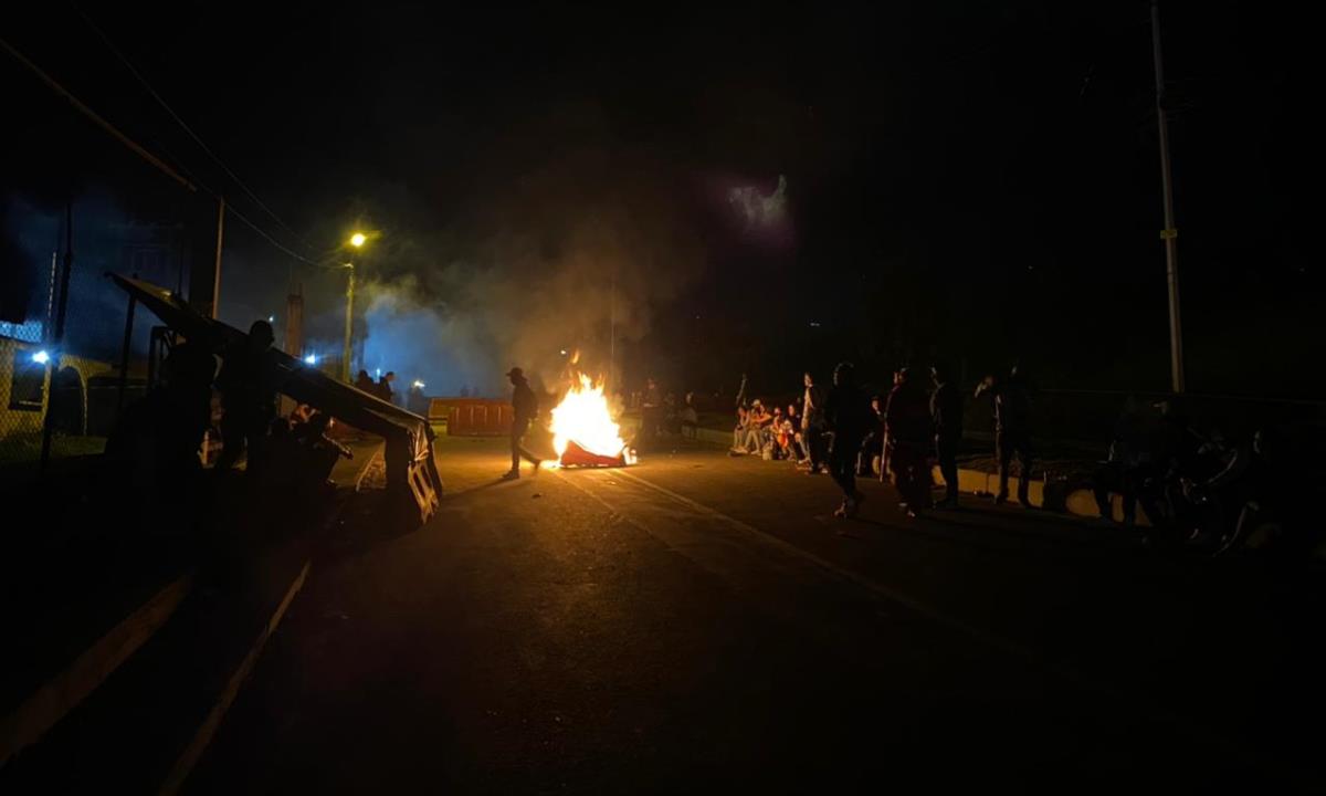 FOTOS: Manifestantes con armas blancas bloquean vías en Manizales 2 protestas manizales1