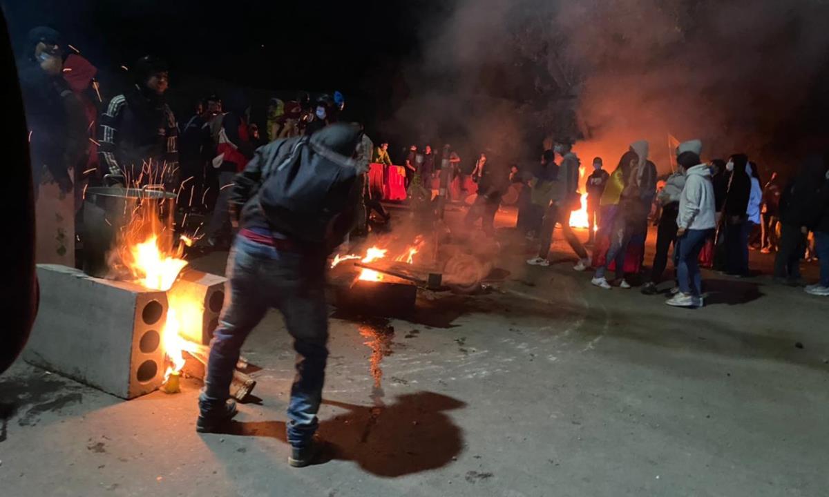 FOTOS: Manifestantes con armas blancas bloquean vías en Manizales 4 protestas manizales3