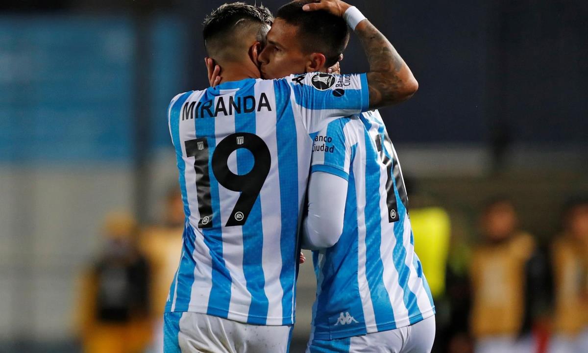 En la imagen, un registro de otra celebración de los jugadores de Racing. EFE/Agustín Marcarian/Pool/Archivo Racing