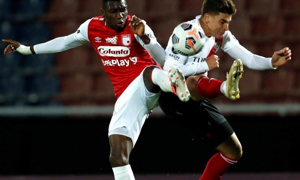 Los palos salvan a Santa Fe y River comparte el liderato con Fluminense