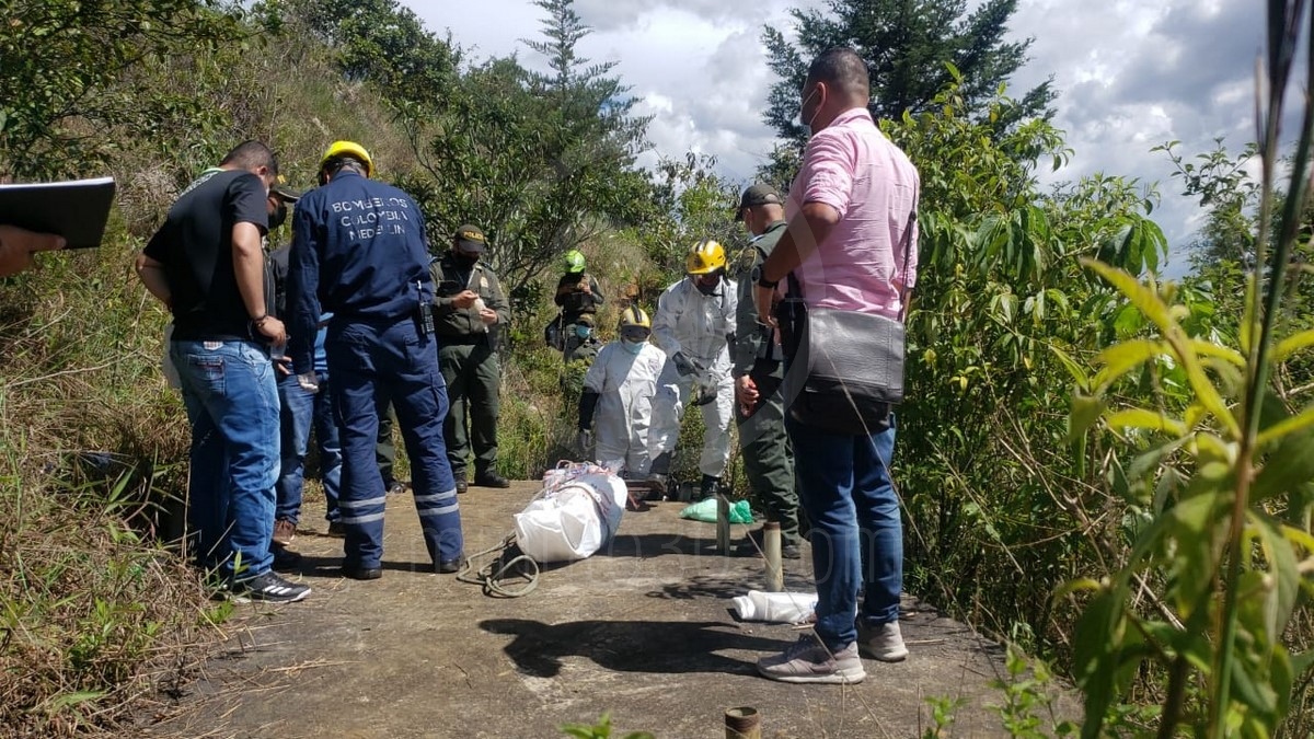 FOTOS Y VIDEOS: Encontraron un muerto dentro de un tanque de agua vacío en el cerro Pan de Azúcar 4 tanque3