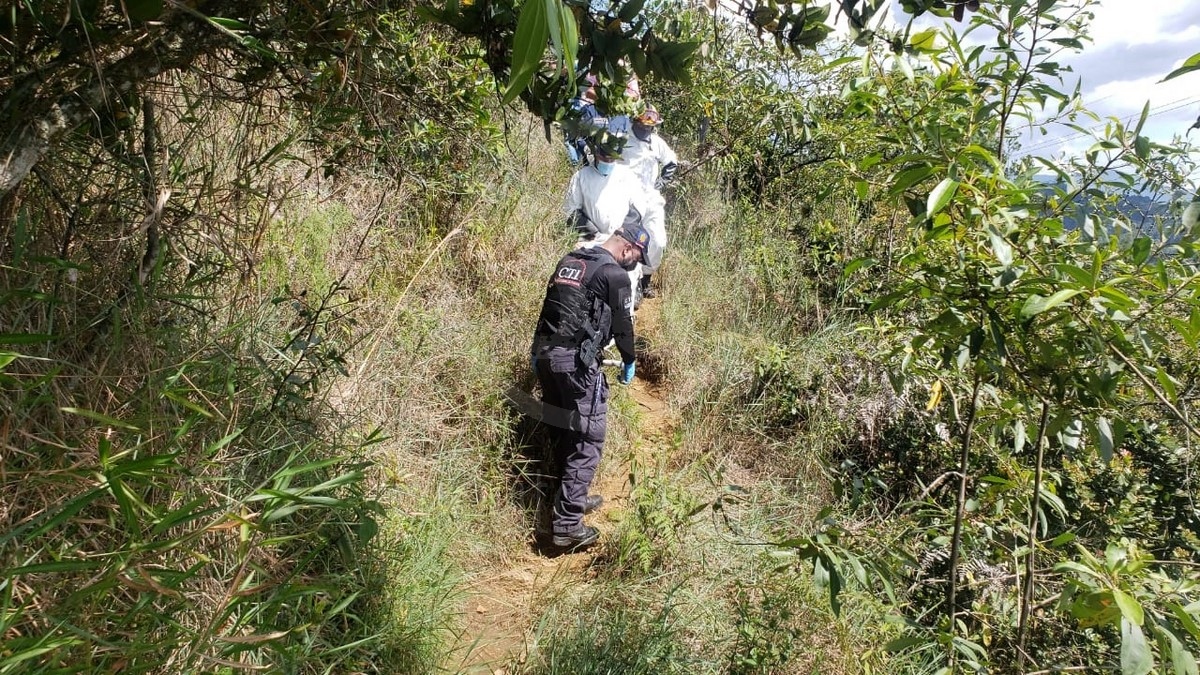 FOTOS Y VIDEOS: Encontraron un muerto dentro de un tanque de agua vacío en el cerro Pan de Azúcar 5 tanque4
