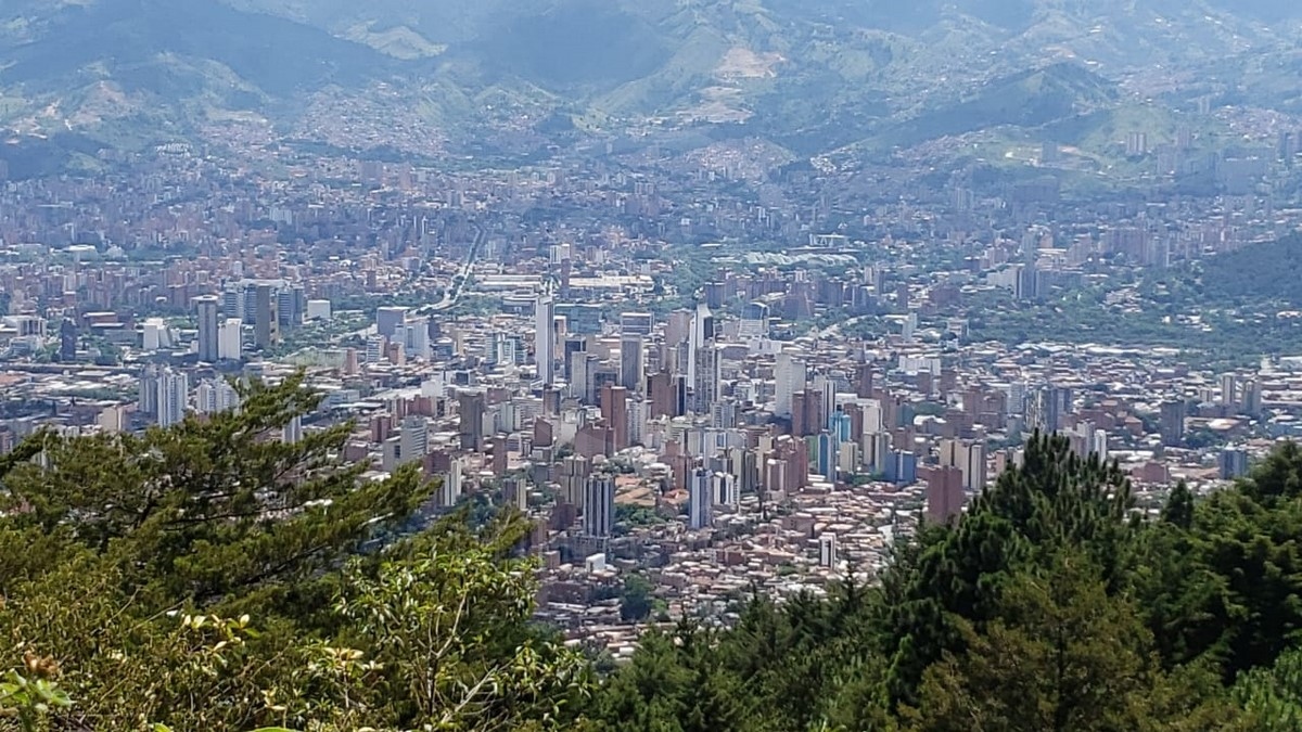 FOTOS Y VIDEOS: Encontraron un muerto dentro de un tanque de agua vacío en el cerro Pan de Azúcar 8 tanque7