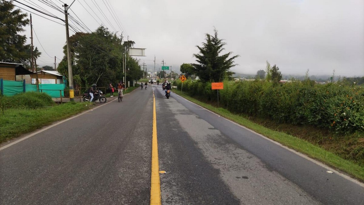Fotos: Luego de varias horas de cierre por manifestación, habilitan vía La Ceja- La Unión 5 via la ceja la union