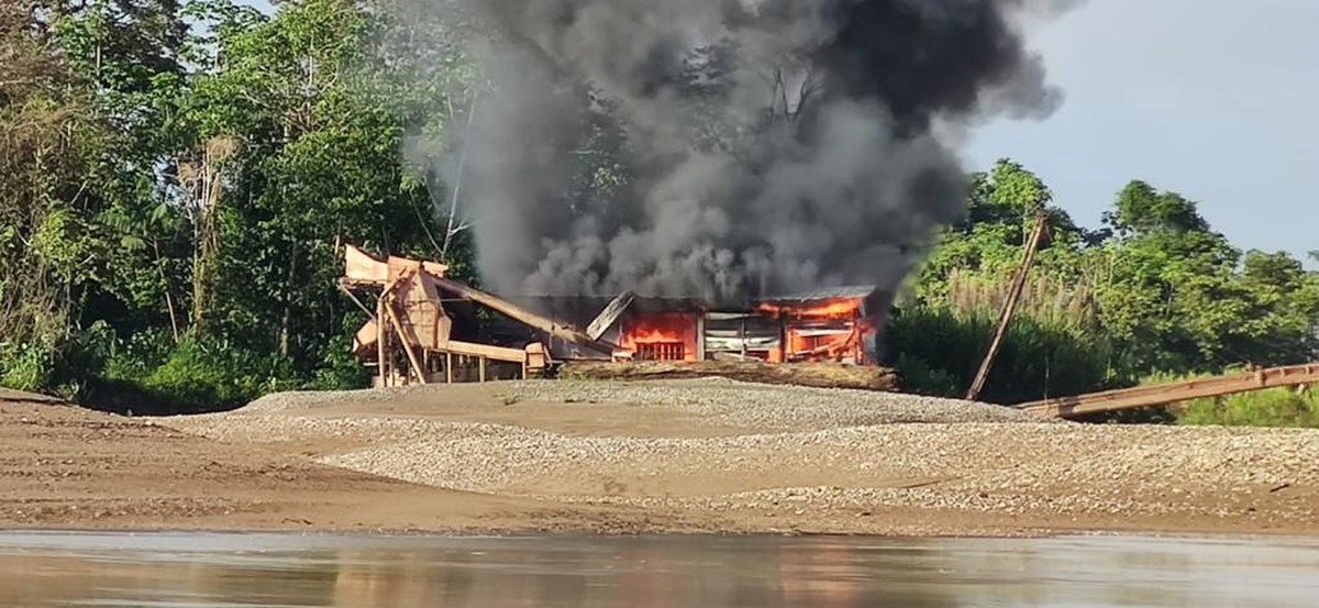 Fuerza pública destruyó 8 dragones, 16 motobombas y varias plantas eléctricas en el Chocó 2 1 12