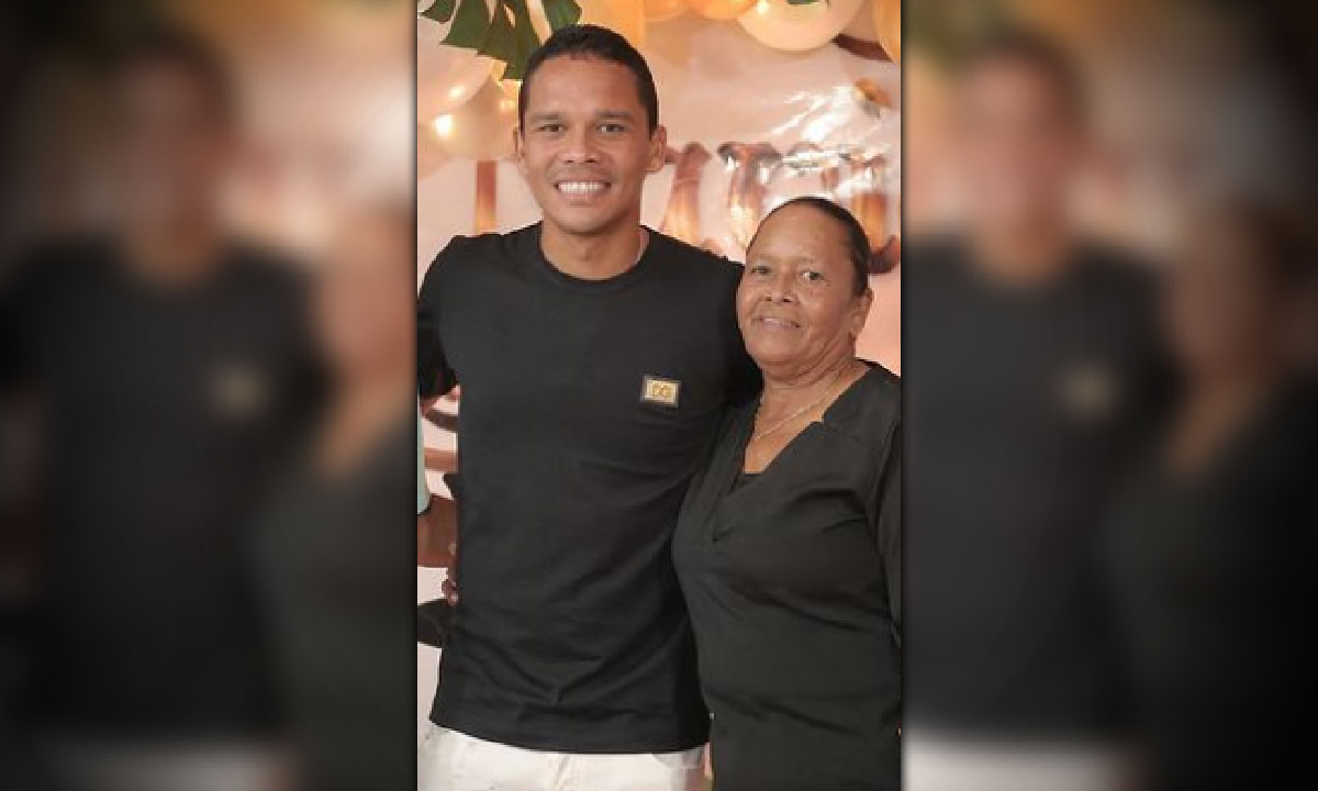 Falleció la mamá del futbolista Carlos Bacca 1 Carlos Bacca de luto