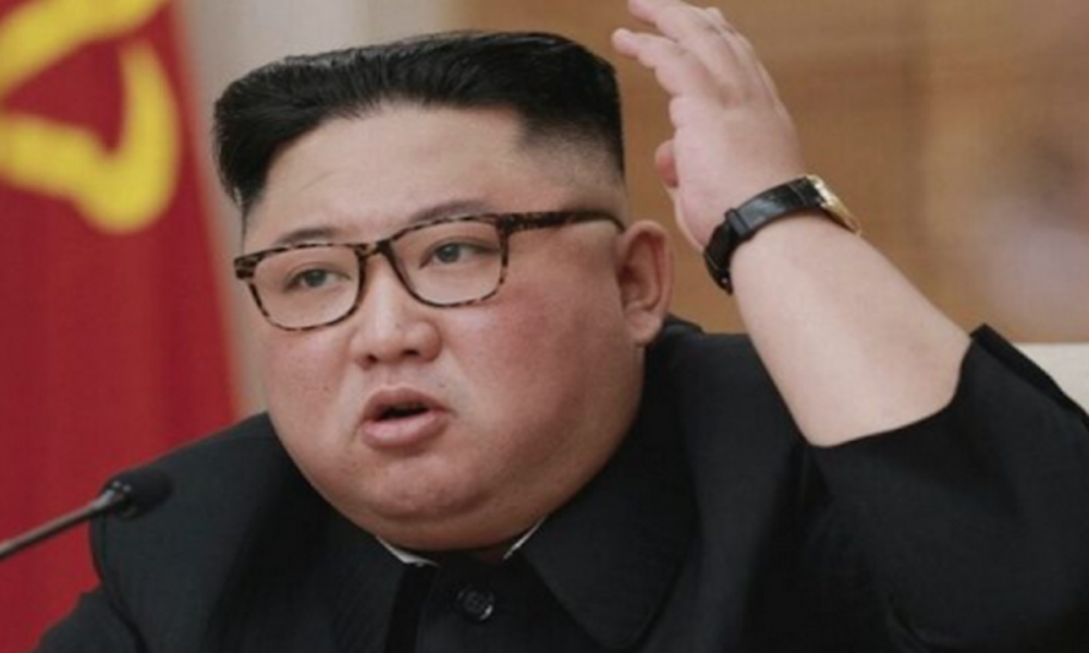 Corea del Norte-ropa-ceñida