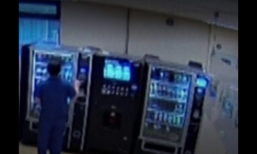 ¡Atrevida! Enfermera utilizó la tarjeta de su paciente fallecida para comprar 'mecato'