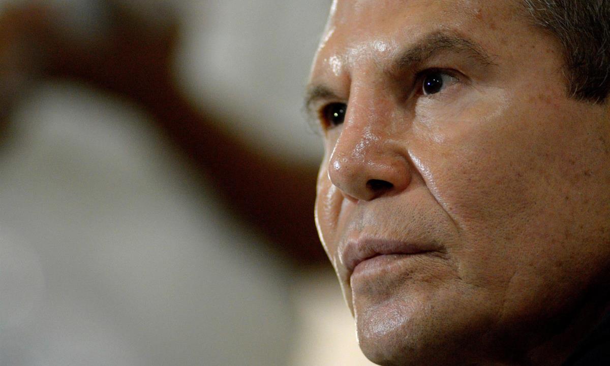 En la imagen, el excampeón mundial de boxeo el méxicano Julio César Chávez. EFE/Juan Carlos Cruz/Archivo Julio César Chávez