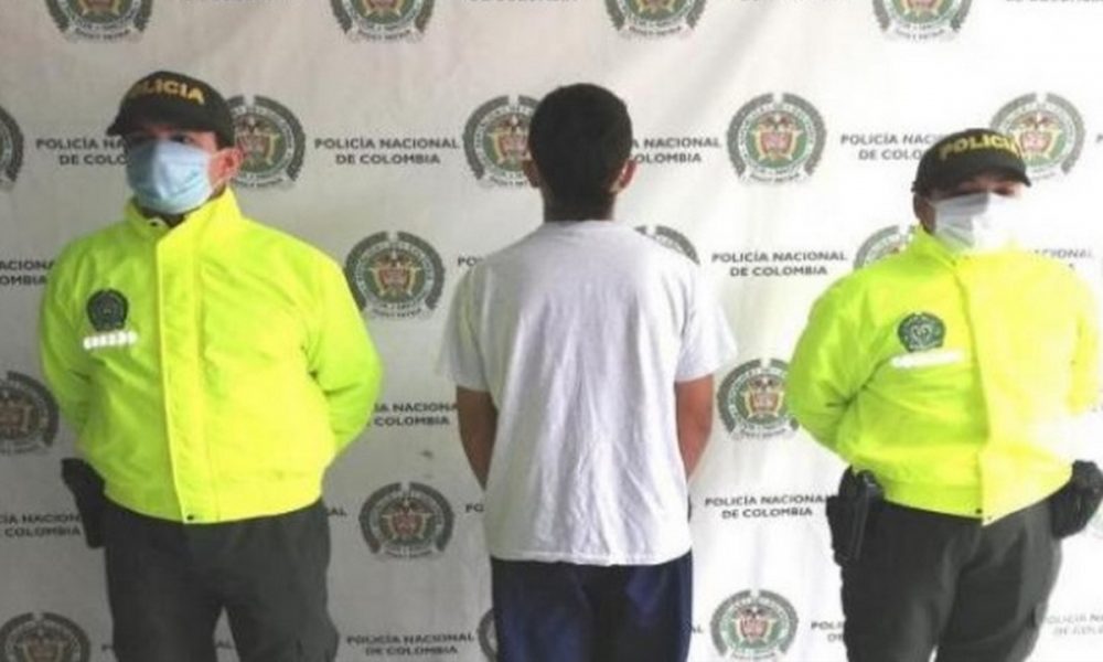 Le pegó a la mamá y se lo llevó la Policía