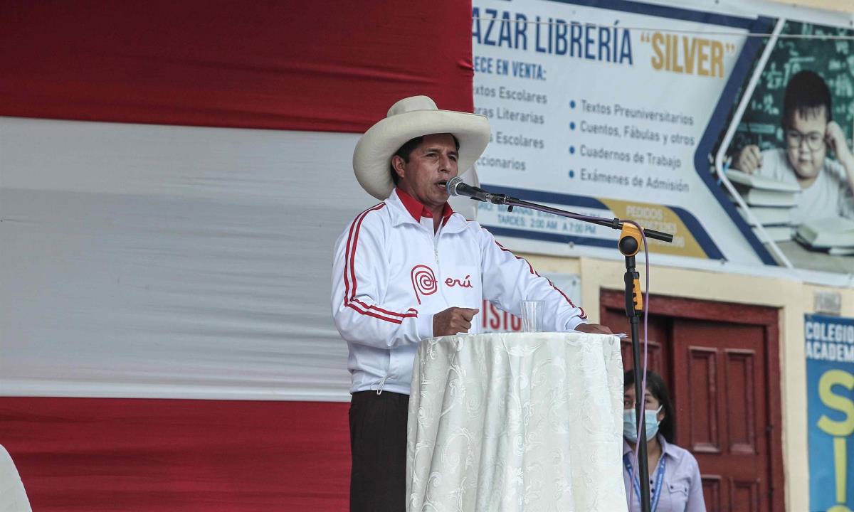 En la imagen, el izquierdista Pedro Castillo. EFE/Stringer/Archivo Pedro Castillo