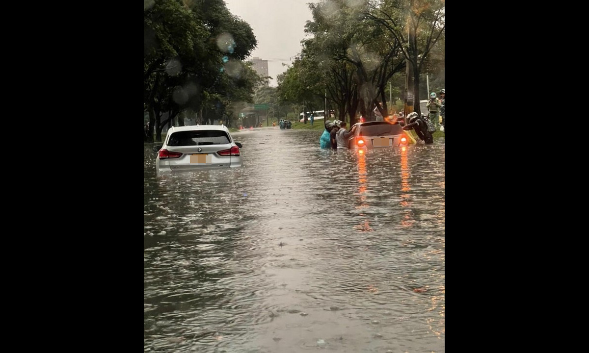Ya hay normalidad en la Avenida Regional Ya hay normalidad en la Avenida Regional