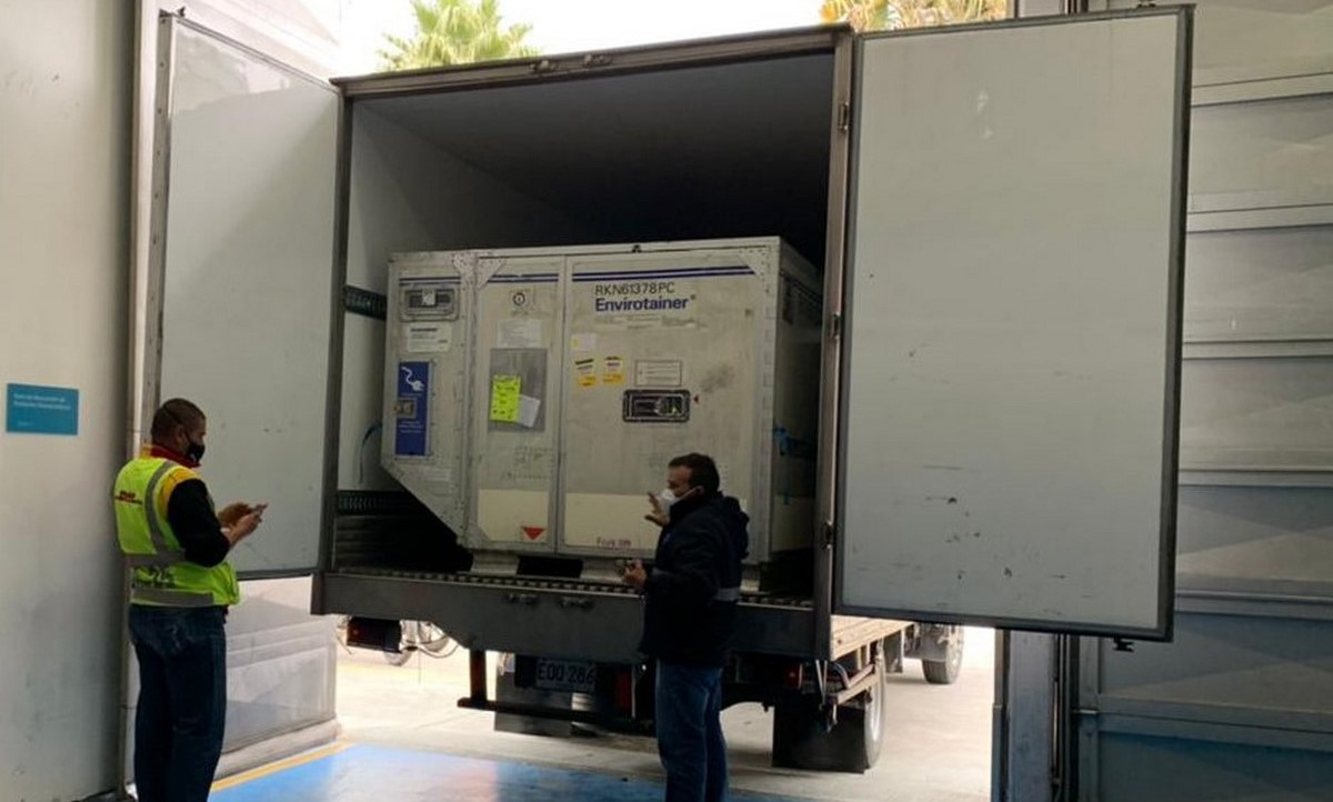 Hoy llegaron a Colombia 126.900 vacunas de AstraZeneca Hoy llegaron a Colombia 126.900 vacunas de AstraZeneca