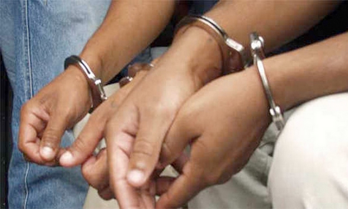 ¡Que montón! Policía capturó a seis personas por porte de estupefacientes en Medellín 1 Medellín-capturados-estupefacientes
