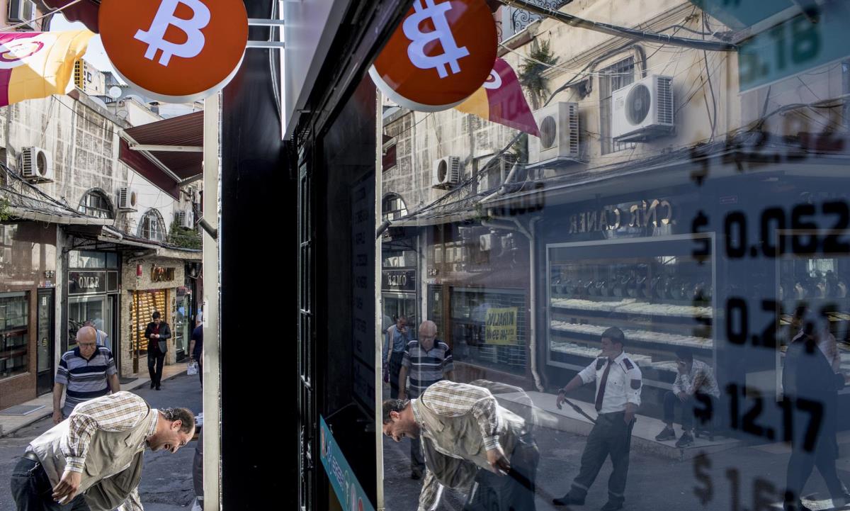 El bitcóin se desploma un 10 % por las trabas en China y la fuerza del dólar 1 Bitcoin