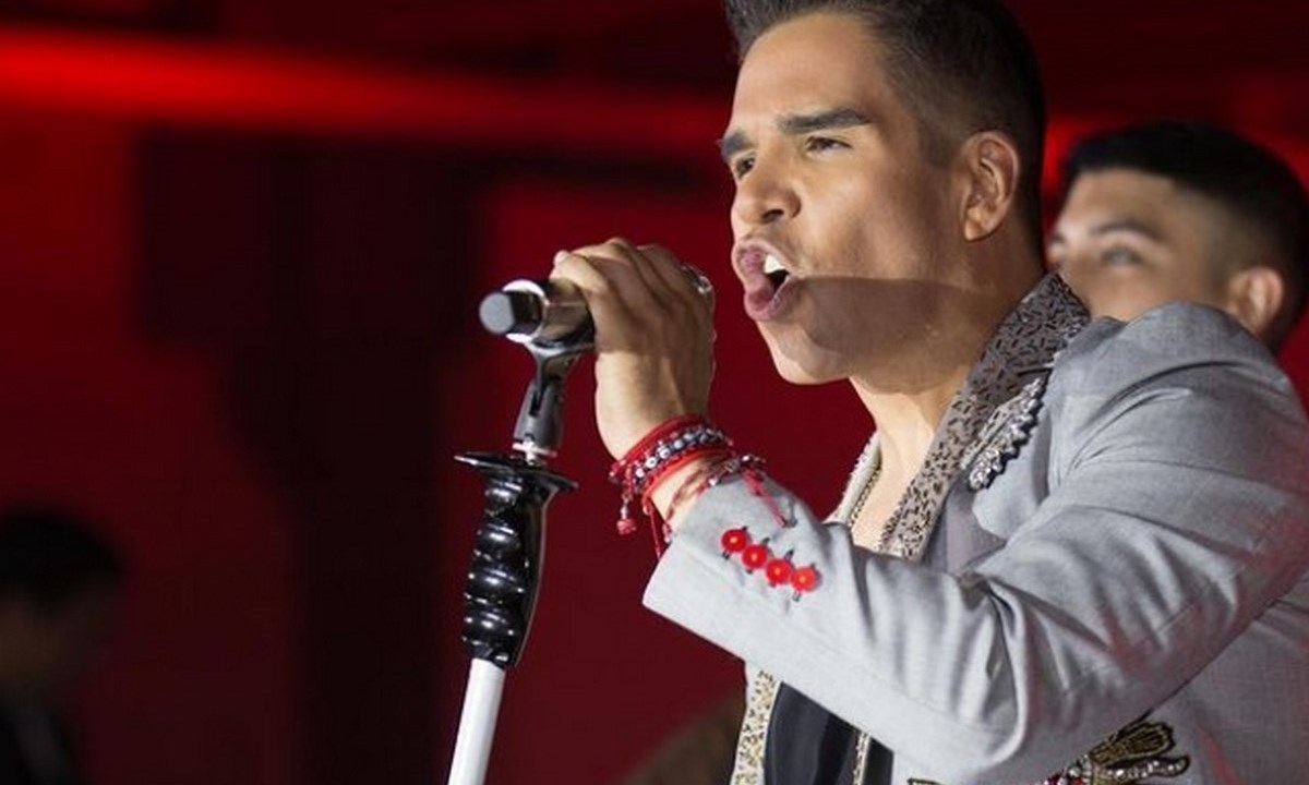 cantante accidente