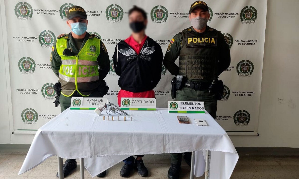 Capturaron a un presunto ladrón en Itaguí hasta con arma Capturaron a un presunto ladrón en Itaguí hasta con arma