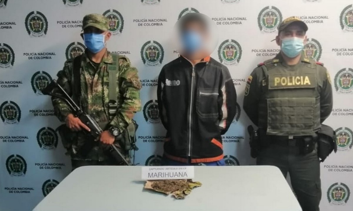 Andaba por las calles de Sabanalarga con varias dosis de marihuana, pero lo cogieron 1 Capturado en Sabanalarga por llevar marihuana