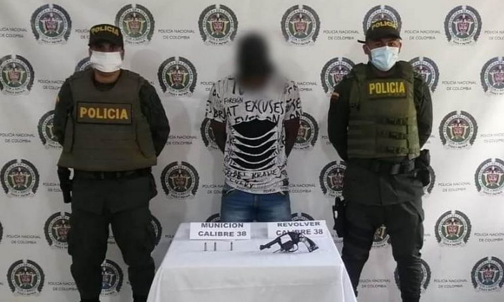 Capturado en Turbo por portar un revólver