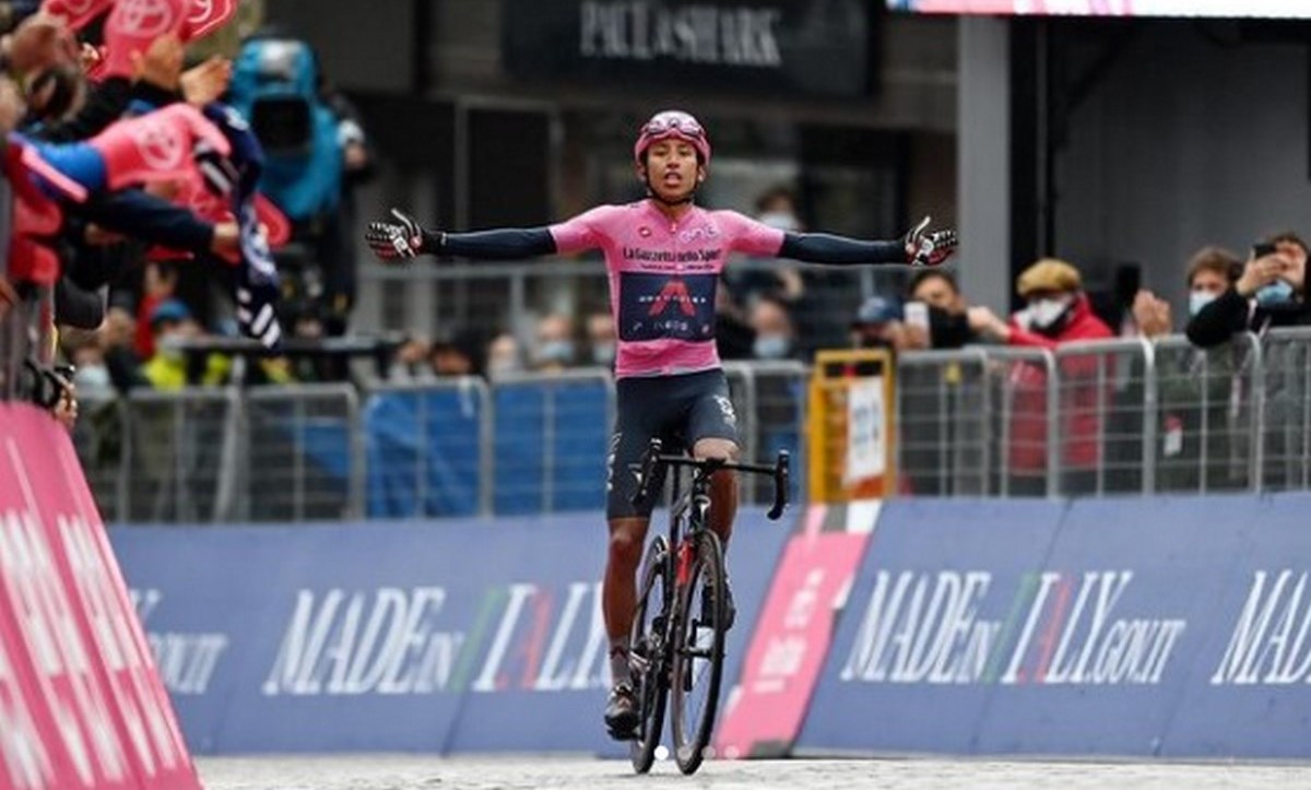 Catedral de Sal de Zipaquirá se vistió de rosa para recibir a Egan Bernal 1 egan bernal 4