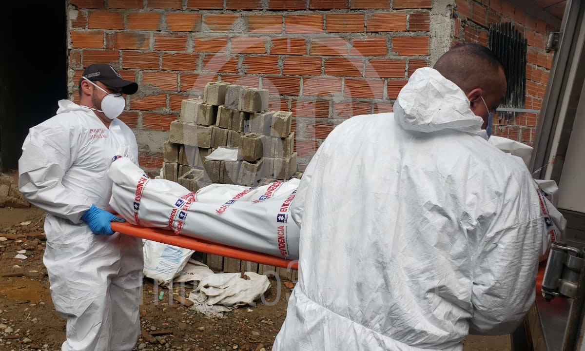 FOTOS Y VIDEO: ¿Por robarle? Encontraron a un hombre muerto en una vivienda del barrio Sinaí 7 Sinaí