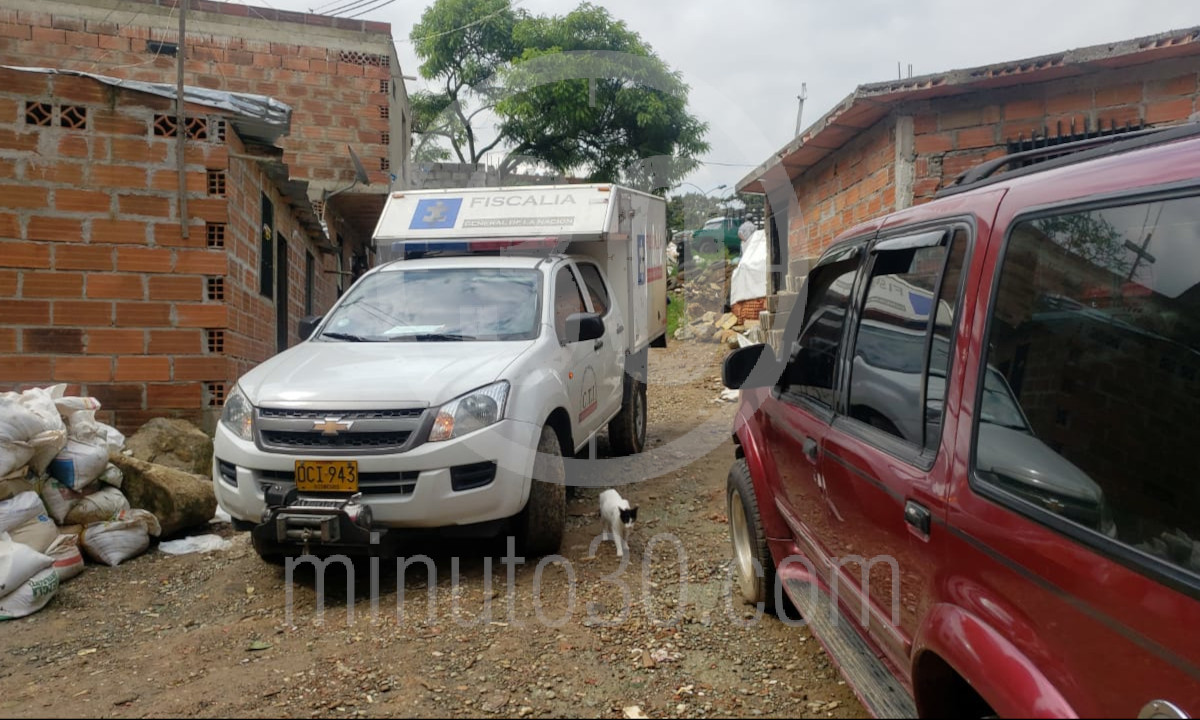 FOTOS Y VIDEO: ¿Por robarle? Encontraron a un hombre muerto en una vivienda del barrio Sinaí 3 Sinaí