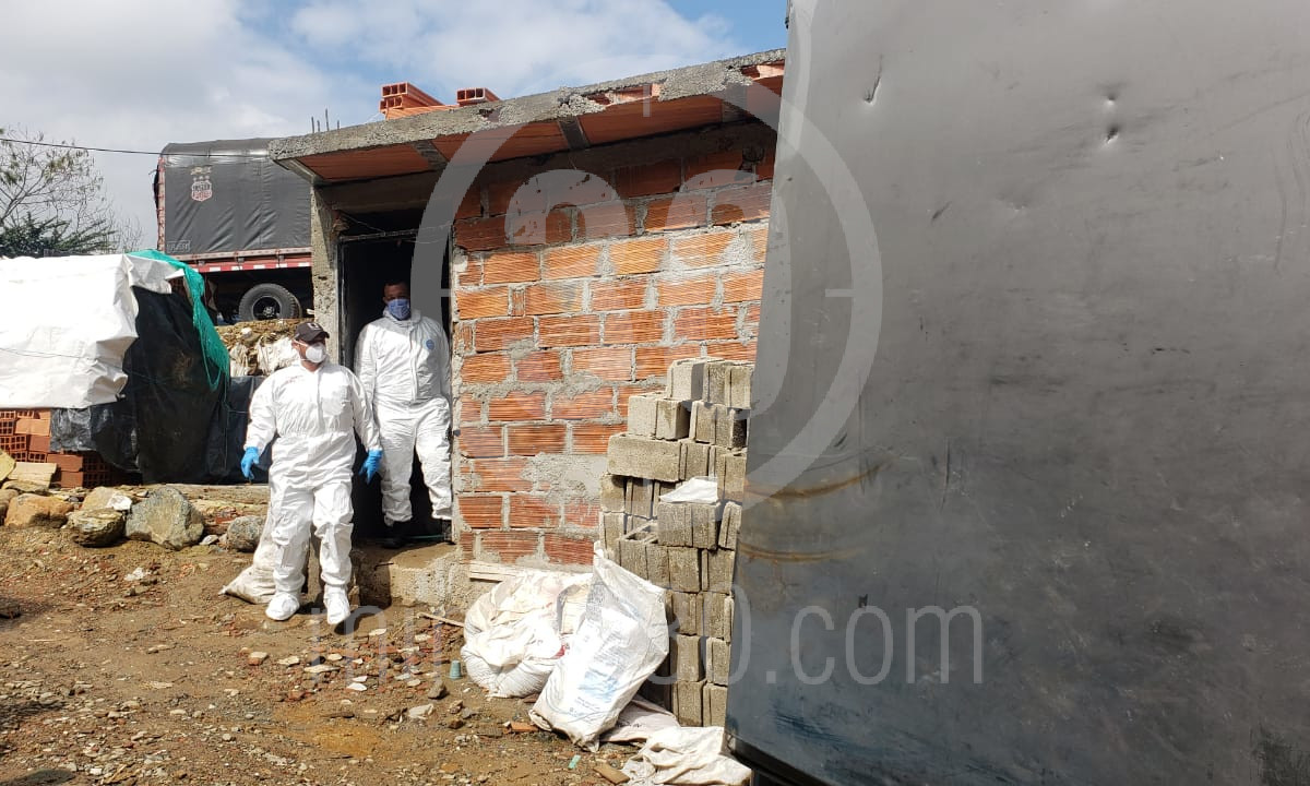 FOTOS Y VIDEO: ¿Por robarle? Encontraron a un hombre muerto en una vivienda del barrio Sinaí 2 Sinaí