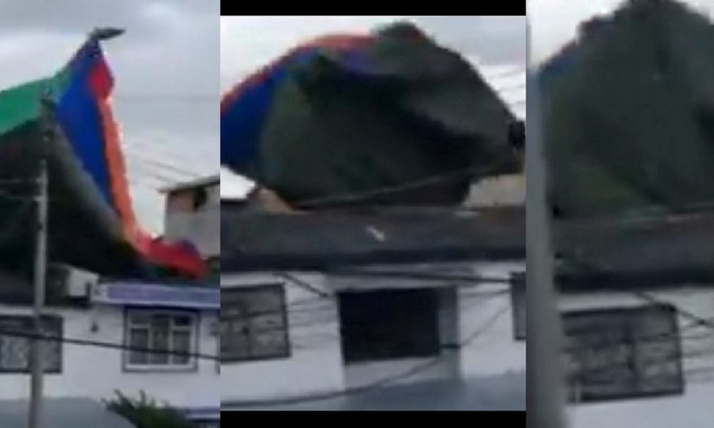 Ventarrón elevó un inflable con cinco niños en Bogotá