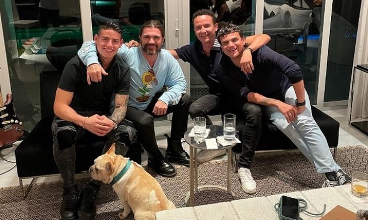 Tremendo encuentro en Miami, James, Juanes y Silvestre 3 james1