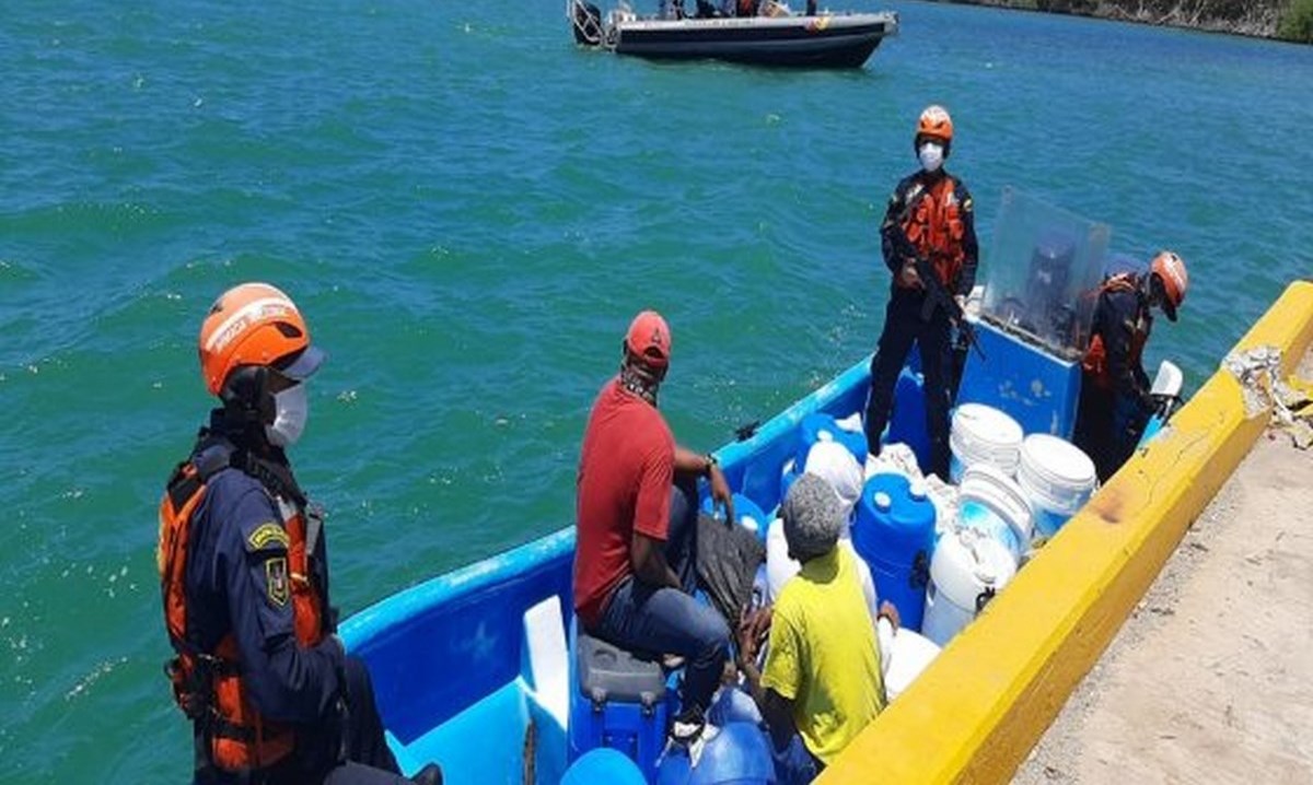 Hallaron un lancha en San Andrés con 133 kilos de clorhidrato de cocaína 1 lancha san andres coca