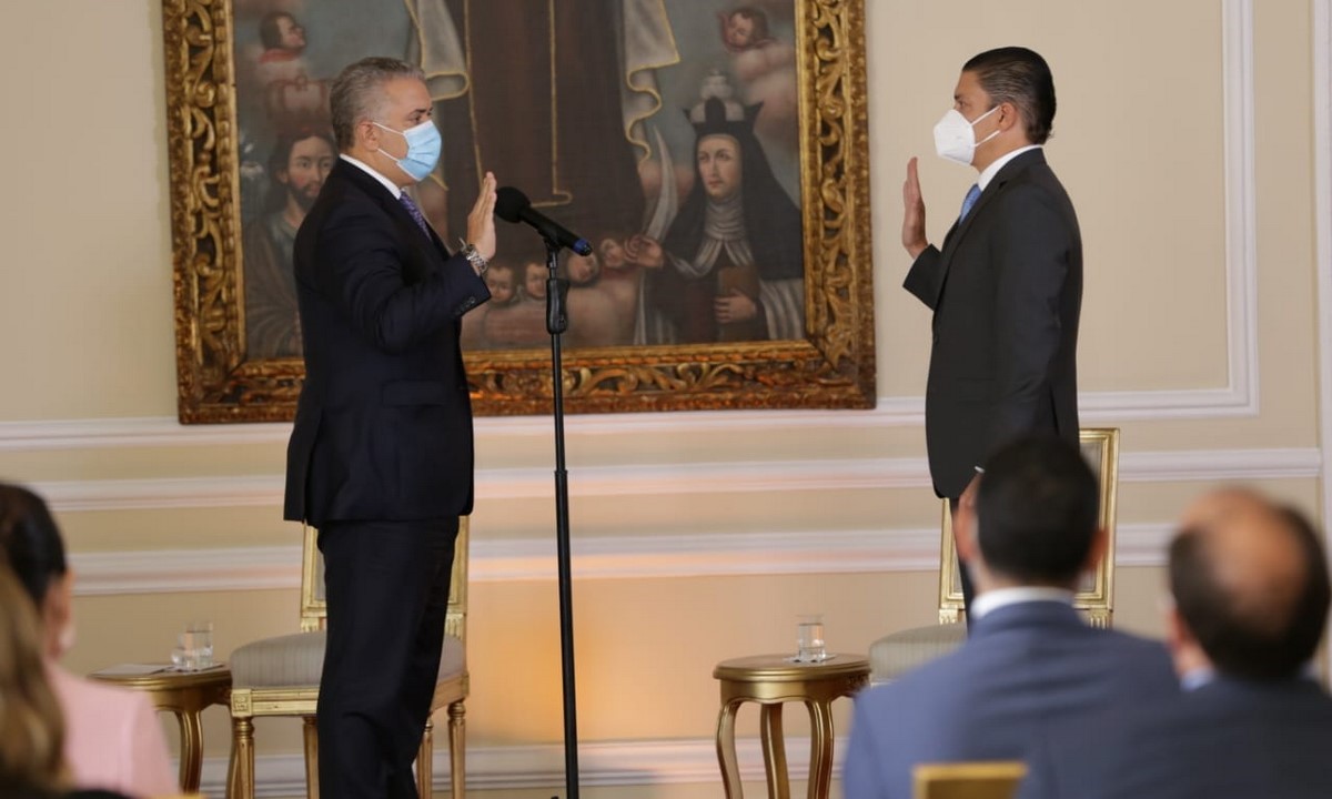 Duque posesionó hoy al nuevo ministro de Ciencia Duque posesionó hoy al nuevo ministro de Ciencia