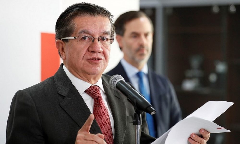 En 2022 aplicarían tercera dosis a todos en Colombia