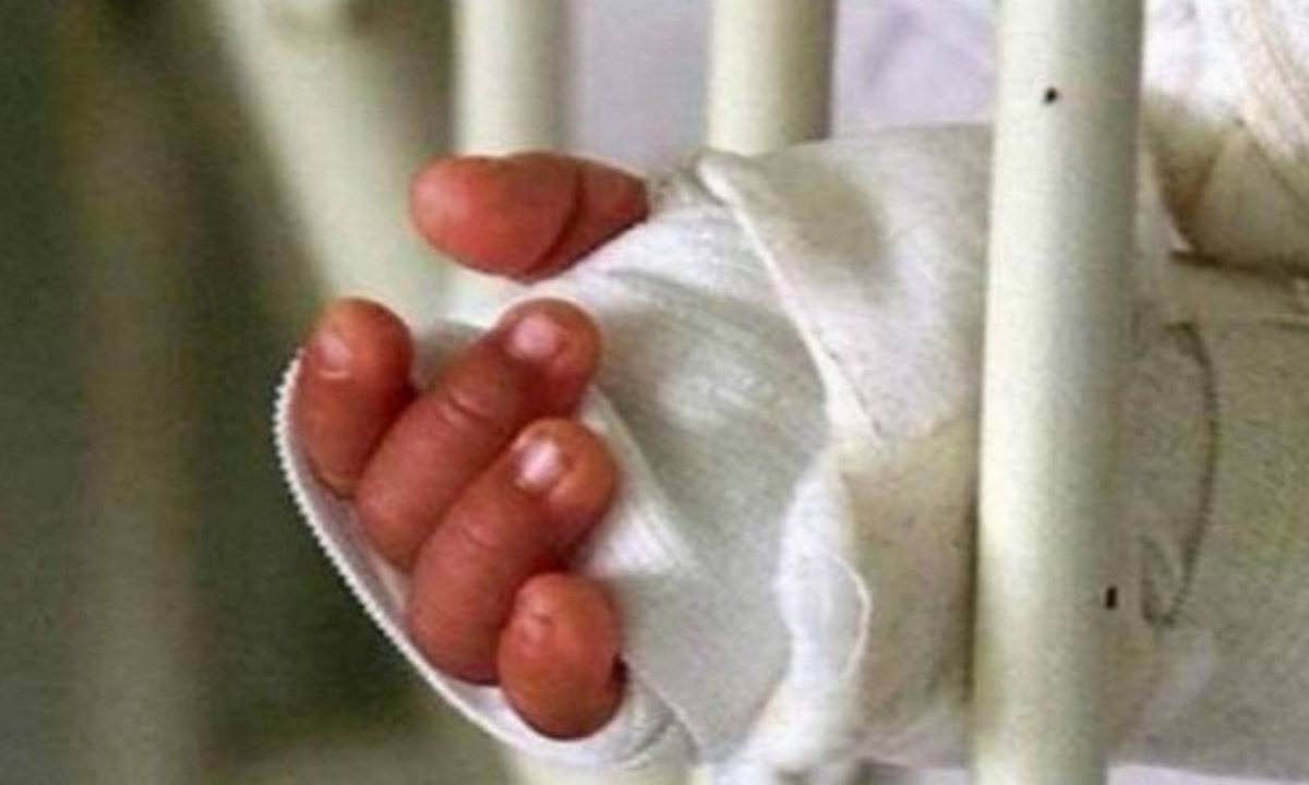 En medio de una pelea entre sus padres, niña de 3 años resultó quemada con mazamorra 1 niña