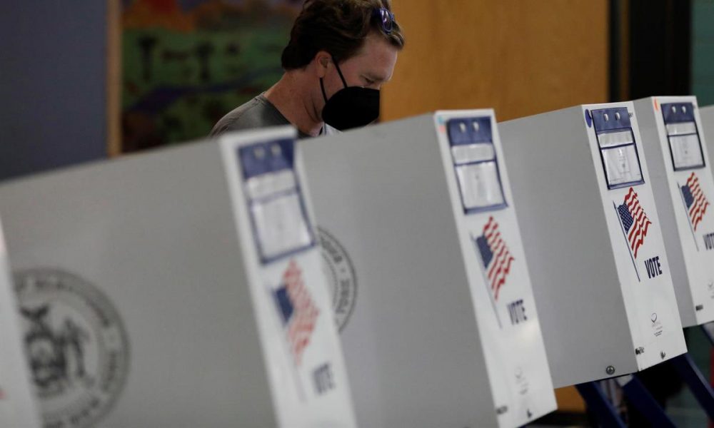 Los neoyorquinos votan en las primarias preocupados por el aumento de la inseguridad