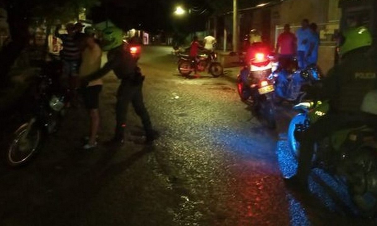 300 personas estaban en tremendo parrandón en Cartagena 1 policia cartagena