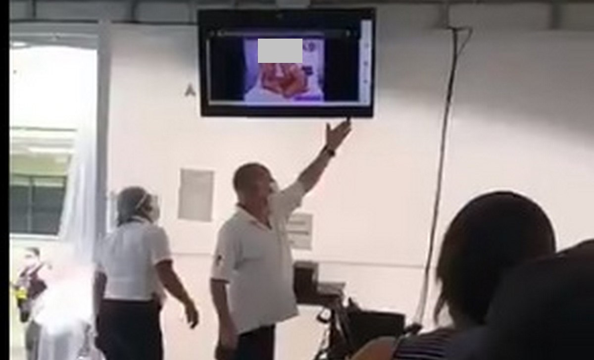 Emiten película porno en pleno puesto de vacunación 1 porno puesto vacunacion