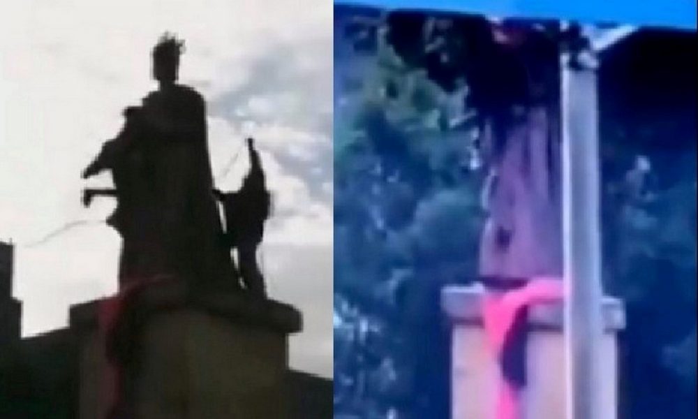 Casi tumban también la estatua de la Reina Isabel en Bogotá