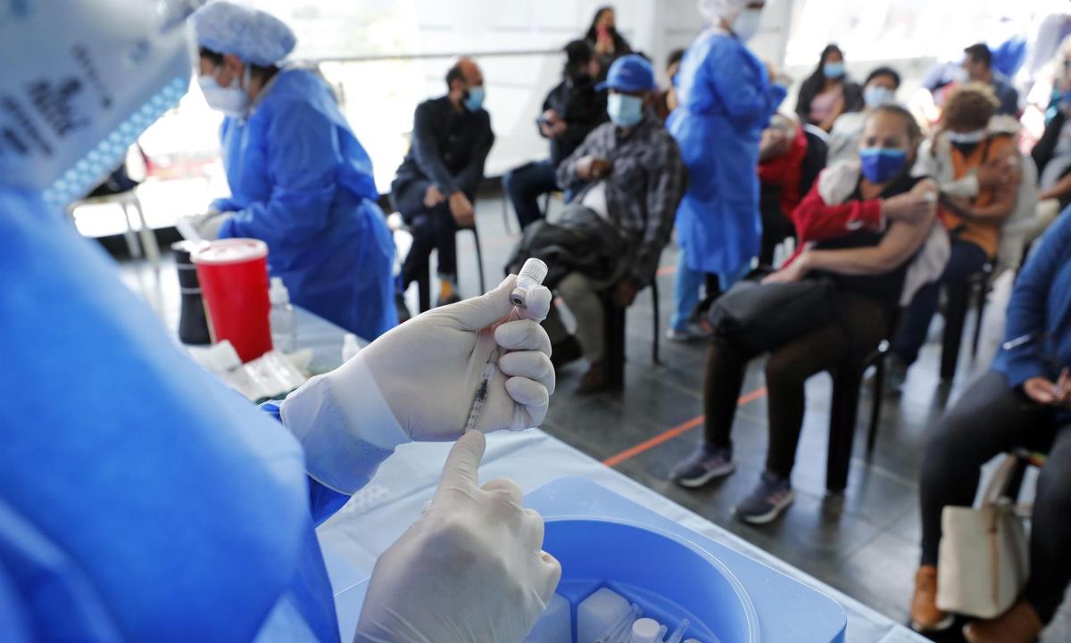 Colombia siente el golpe de una pandemia voraz que deja 100.000 muertos 1 Colombia