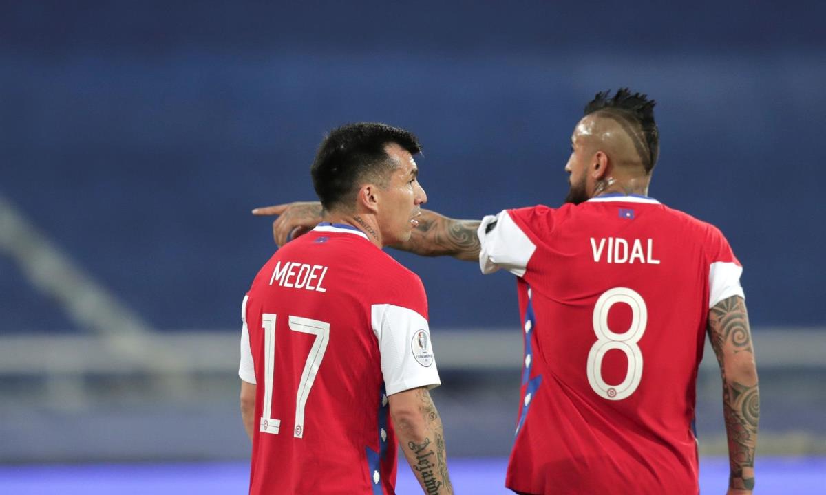 VIDEO: ¡Entraron al peluquero! Jugadores chilenos rompen la burbuja sanitaria y serán sancionados 1 chile vidal