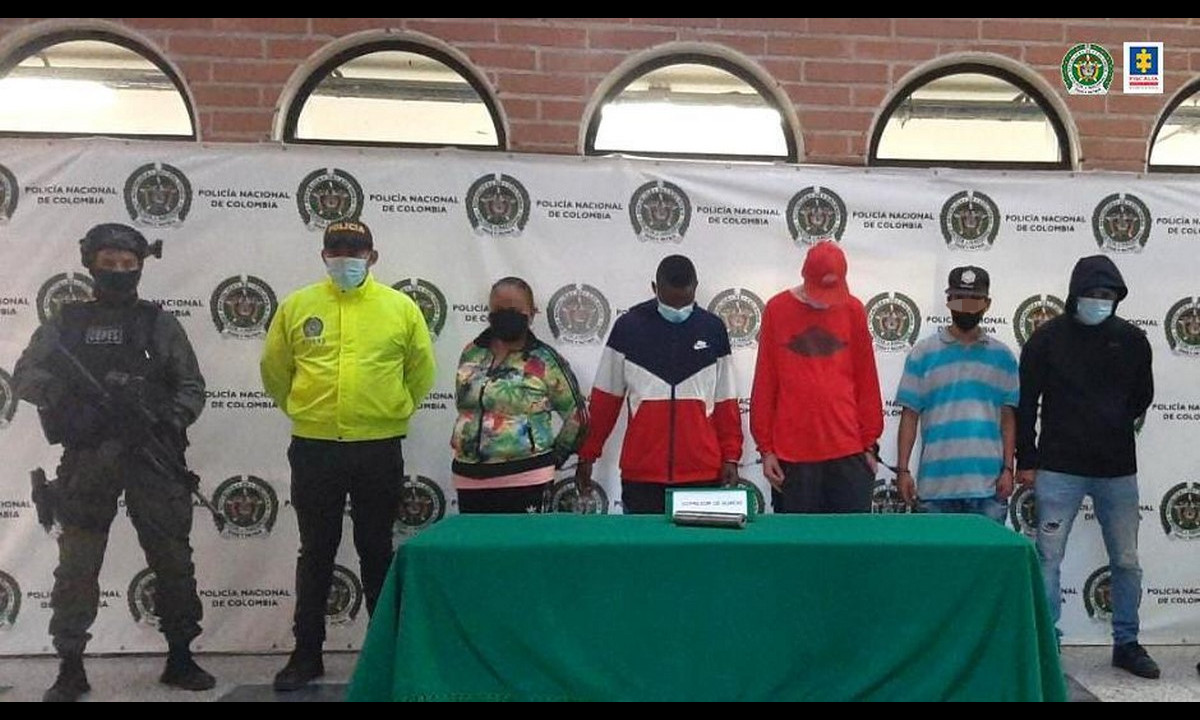 Encarcelaron a presuntos integrantes del 'Clan del Golfo' acusados de asesinar a 4 personas en Medellín Encarcelaron a presuntos integrantes del 'Clan del Golfo' acusados de asesinar a 4 personas en Medellín