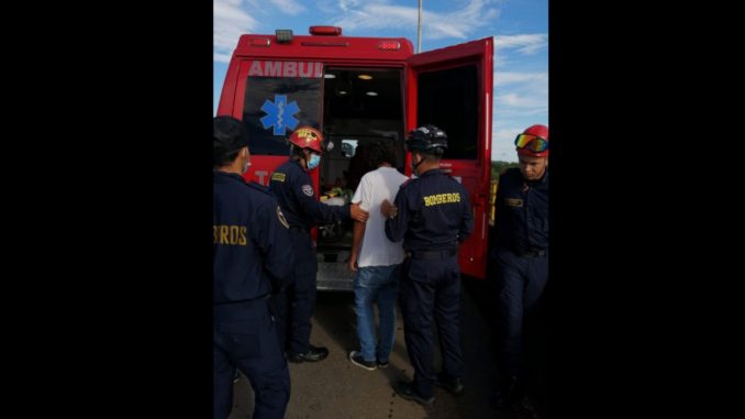 Por segunda vez rescatan a este hombre que se intentó suicidar Por segunda vez rescatan a este hombre que se intentó suicidar